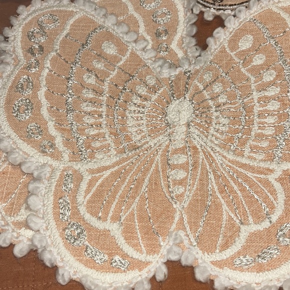 Nicole Miller butterfly placemats - Picture 3 of 5